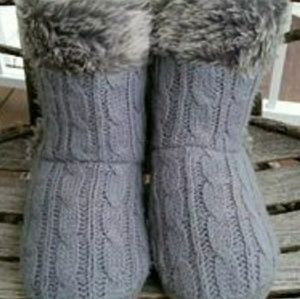 Gray Airwalk sweater slippers